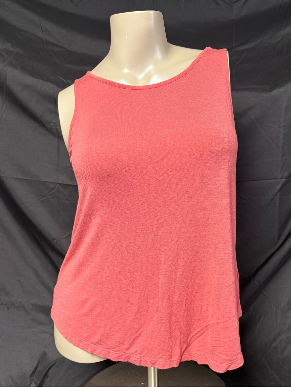 Women's Coral Scoop Neck Tank Top